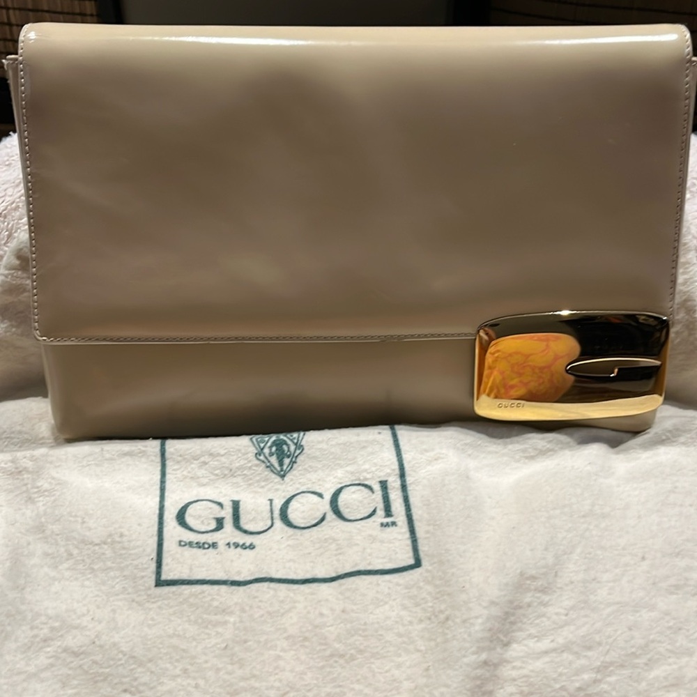 Gucci Patent Leather Clutch Handbag, Vintage (1980’s) Authentic. Light Tan/Bone